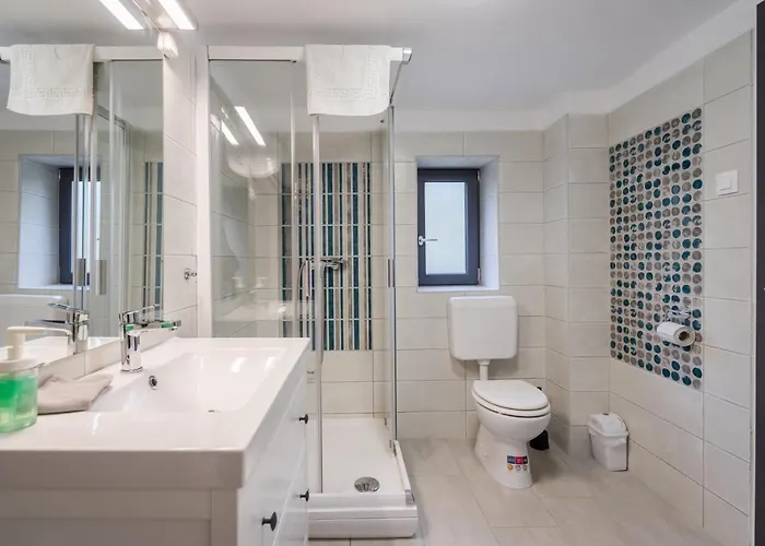 Sol דירה באלאטונספזד